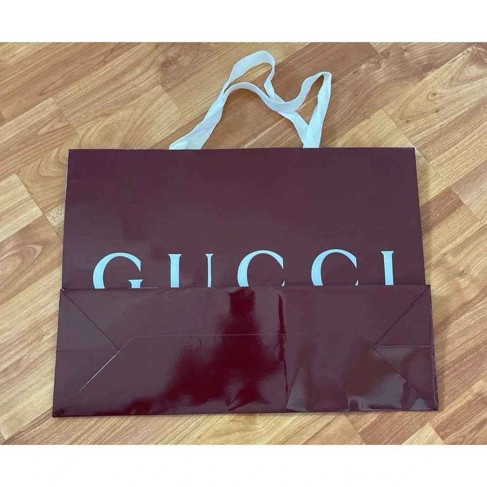 Gucci paper shopping